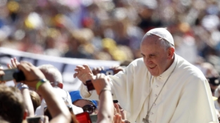 «Si alzi forte il grido della pace!», l’appello di Bergoglio all’udienza generale