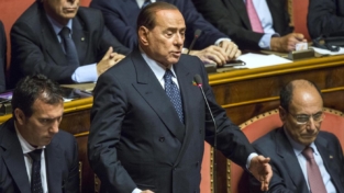 Berlusconi vota la fiducia obtorto collo