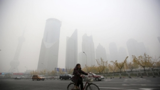 A Shanghai scuole chiuse per smog
