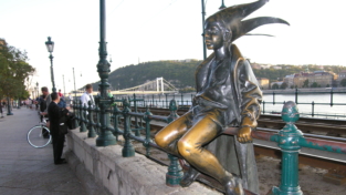 Le statue di bronzo di Budapest