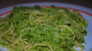 Spaghetti ai cinque cereali con salsa di broccoli