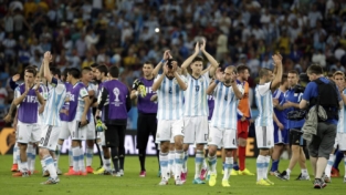 Finalmente Messi nell’Argentina dai due volti: 2-1 alla Bosnia