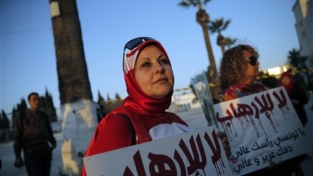 Tunisi: la democrazia e il sangue