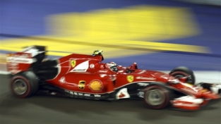 Trionfo Ferrari a Singapore