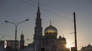 Riapre la più grande moschea in Russia