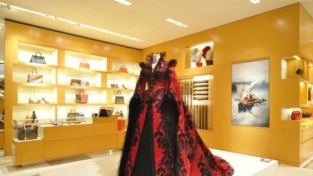 A Tale of Costumes, Louis Vuitton da Venezia a Roma
