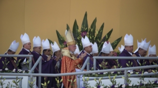 Il papa ai consacrati: non siate “impiegati di Dio”