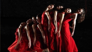 La Traviata una e molteplice di Artemis Danza