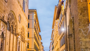 Toscana: Firenze, a rischio 200 negozi del centro storico
