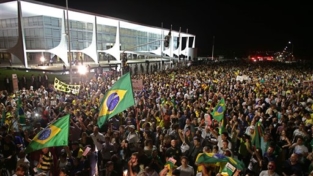 Proteste a Brasilia dopo l’intercettazione di Lula