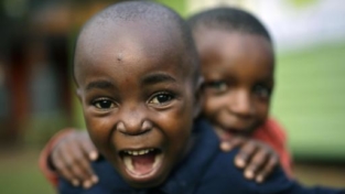 Bambini orfani in Congo