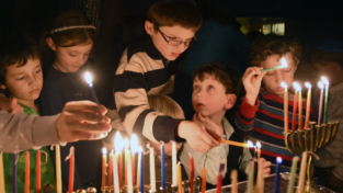 Le luci di Hanukkah e la luce del Natale