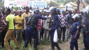 Violenti scontri a Kinshasa