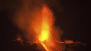 I colori dell’Etna in eruzione