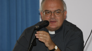 Nominato vescovo il prete dei migranti