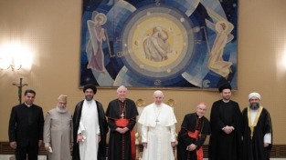 Un papa, due cardinali e quattro imam