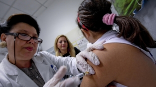 Vaccini, slitta l’obbligo per nidi e materne