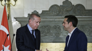 Erdogan ad Atene, una visita storica finita male