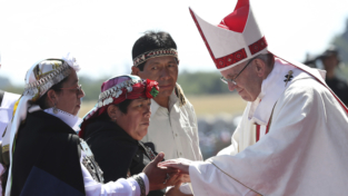 Francesco accoglie il dolore dei Mapuche