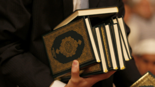 Leggere il Corano per riparare l’offesa a Maria
