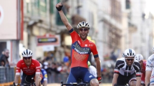 Nibali, trionfo da leggenda alla Milano-Sanremo