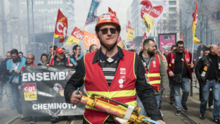 Francia: 36 giorni di sciopero contro la riforma Macron