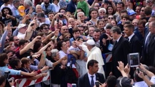 Il papa a Loppiano: «Portate avanti la spiritualità del noi»