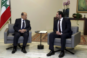 Il presidente della Repubblica libanese Michel Aoun, col nuovo primo ministro Saad Hariri.