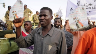 Almeno 30 manifestanti uccisi a Khartoum