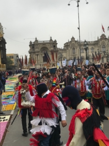 Festa di religiosità popolare a Lima