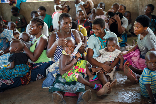 Donne di un villaggio in Malawi (AP Photo/Jerome Delay)