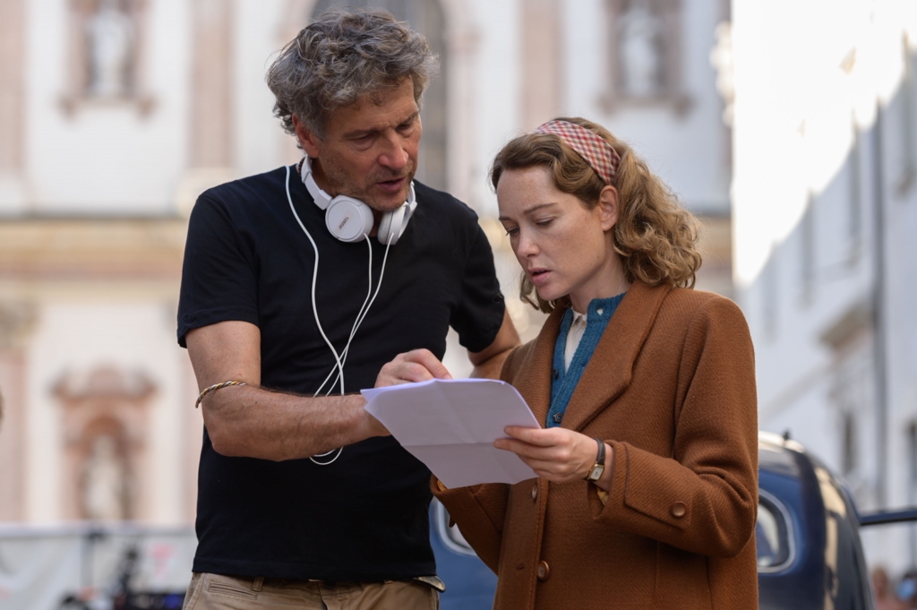 Il regista Giacomo Campiotti con Cristiana Capotondi.
