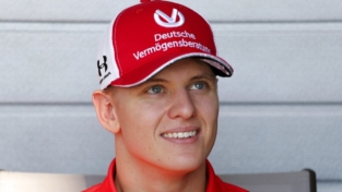 Uno Schumacher di nuovo davanti a tutti: Mick campione del Mondo di F2