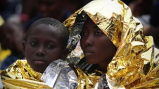 I vescovi europei criticano il patto sulla migrazione: troppe sofferenze per i migranti