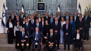 Israele, Neftali Bennett guida il nuovo e fragile governo