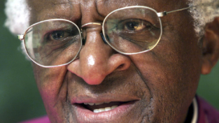 È morto Desmond Tutu, simbolo della lotta all’apartheid