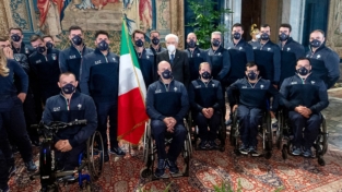 Il presidente Mattarella contro gli stereotipi: italiani creativi, non indisciplinati