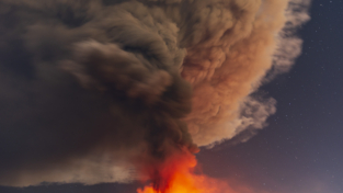 La spettacolare eruzione dell’Etna