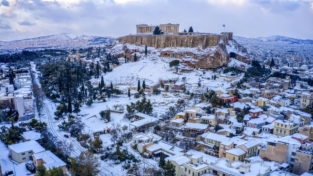 La nevicata di Atene e le sfide della società greca