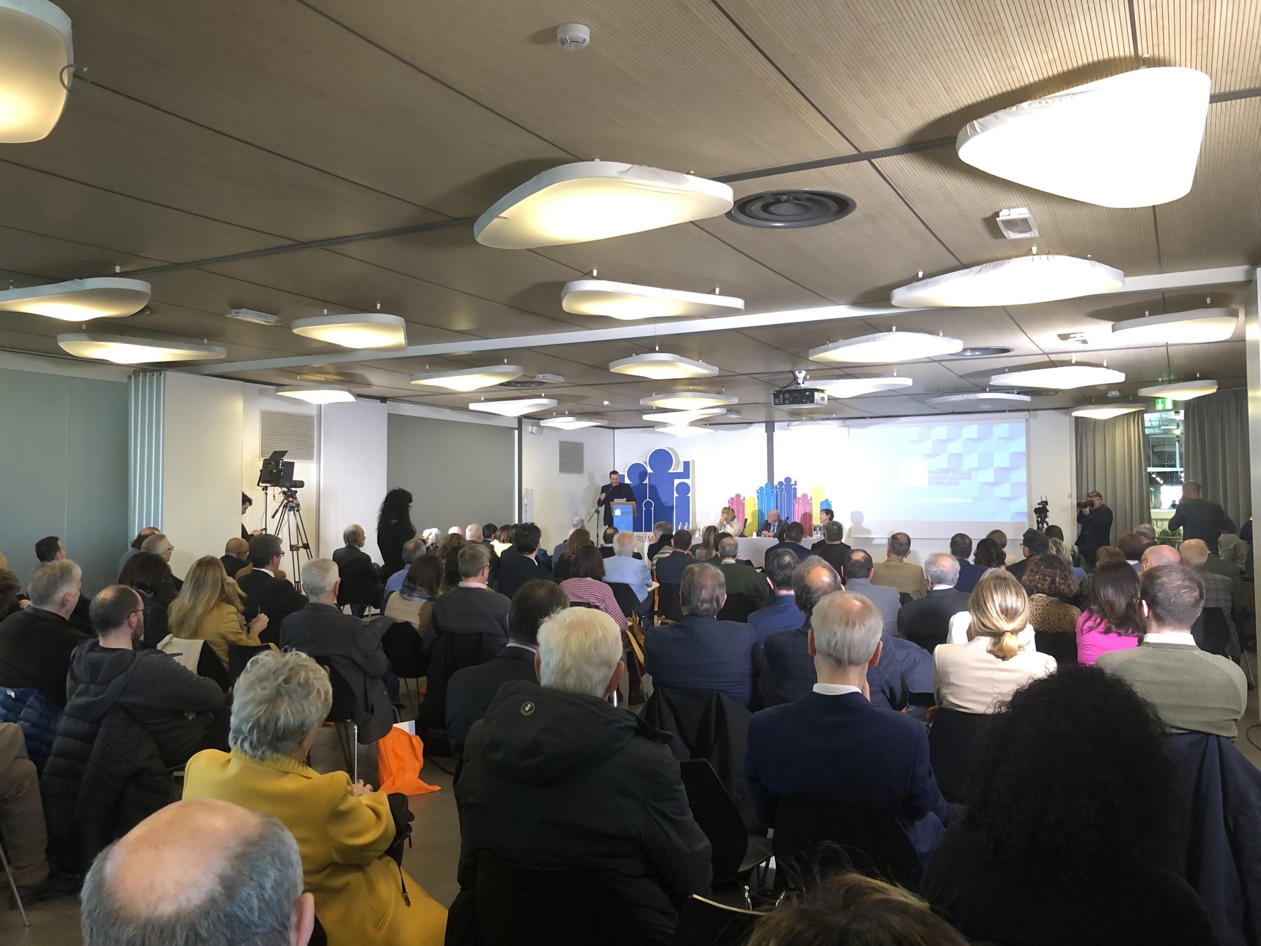 Intervento del presidente uscente Gigi De Palo all'assemblea del Forum nazionale delle Associazioni familiari. Foto di Sara Fornaro