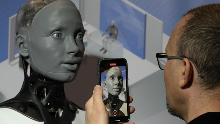 Intelligenza artificiale perturbante