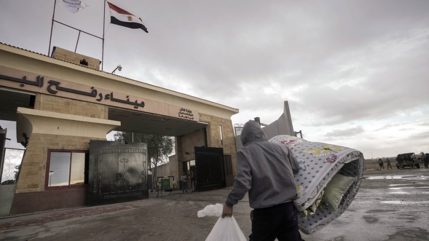 Egitto: aiuti e ostaggi passano da Rafah