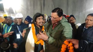 Salvati tutti gli operai rimasti bloccati dal crollo di un tunnel in India