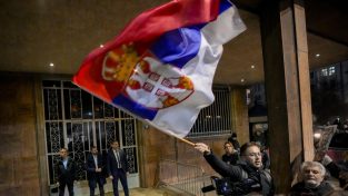 Serbia, vittoria elettorale del presidente Aleksandar Vučić
