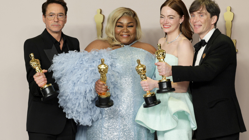 Robert Downey Jr., miglior attore non protagonista; Da'Vine Joy Randolph, miglior attrice non protagonista; Emma Stone, miglior attrice e Cillian Murphy, miglior attore, tengono in mano i loro Oscar in sala stampa durante la 96ª edizione della cerimonia degli Academy Awards a Los Angeles.