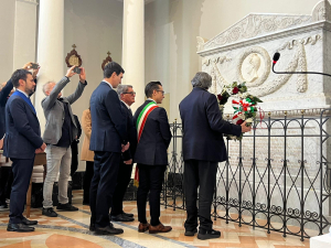 FOTO BINCI, Visita alla tomba di Spontini