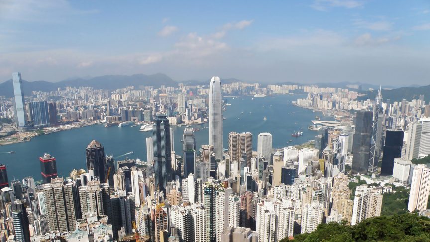 Hong Kong fra condanne e ricerca di armonia