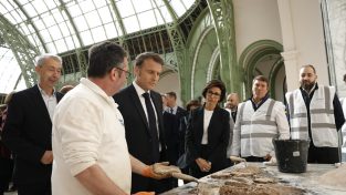 Macron al Grand Palais, svela piano B per l’apertura delle Olimpiadi