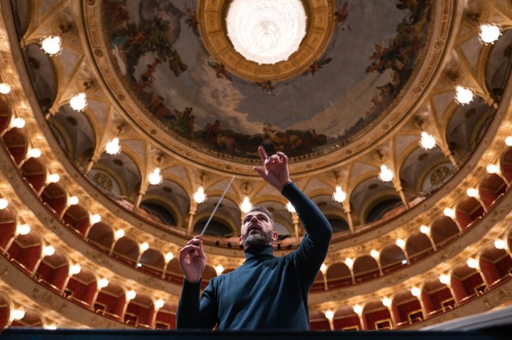 Francesco Lanzillotta al teatro dell'Opera di Roma, 2023, foto di Patrizio Sansoni